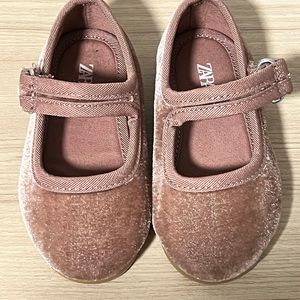 Zara Baby Shoes - Size 5